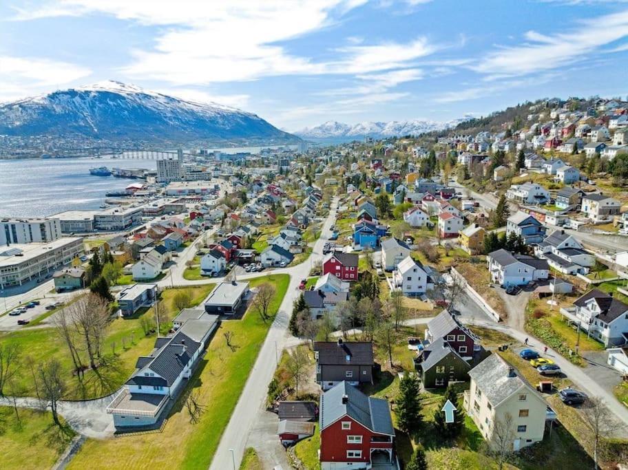 Cozy Little House In Tromso City Eksteriør bilde