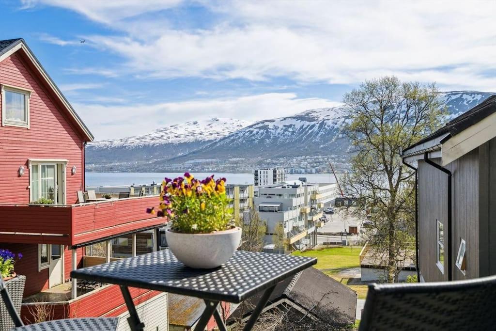 Cozy Little House In Tromso City Eksteriør bilde